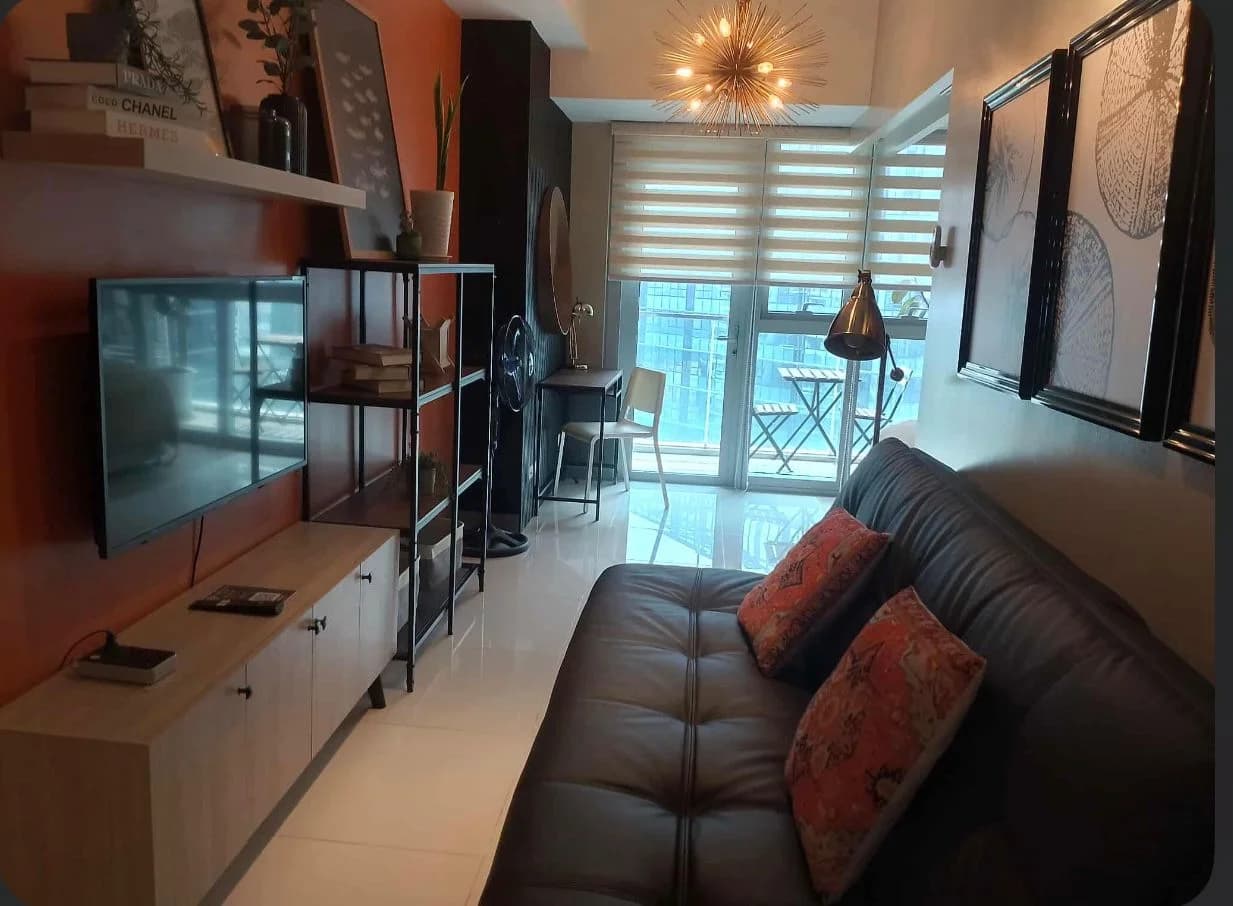 Uptown Parksuites | 1BR 42sqm Condo for Sale in Taguig City