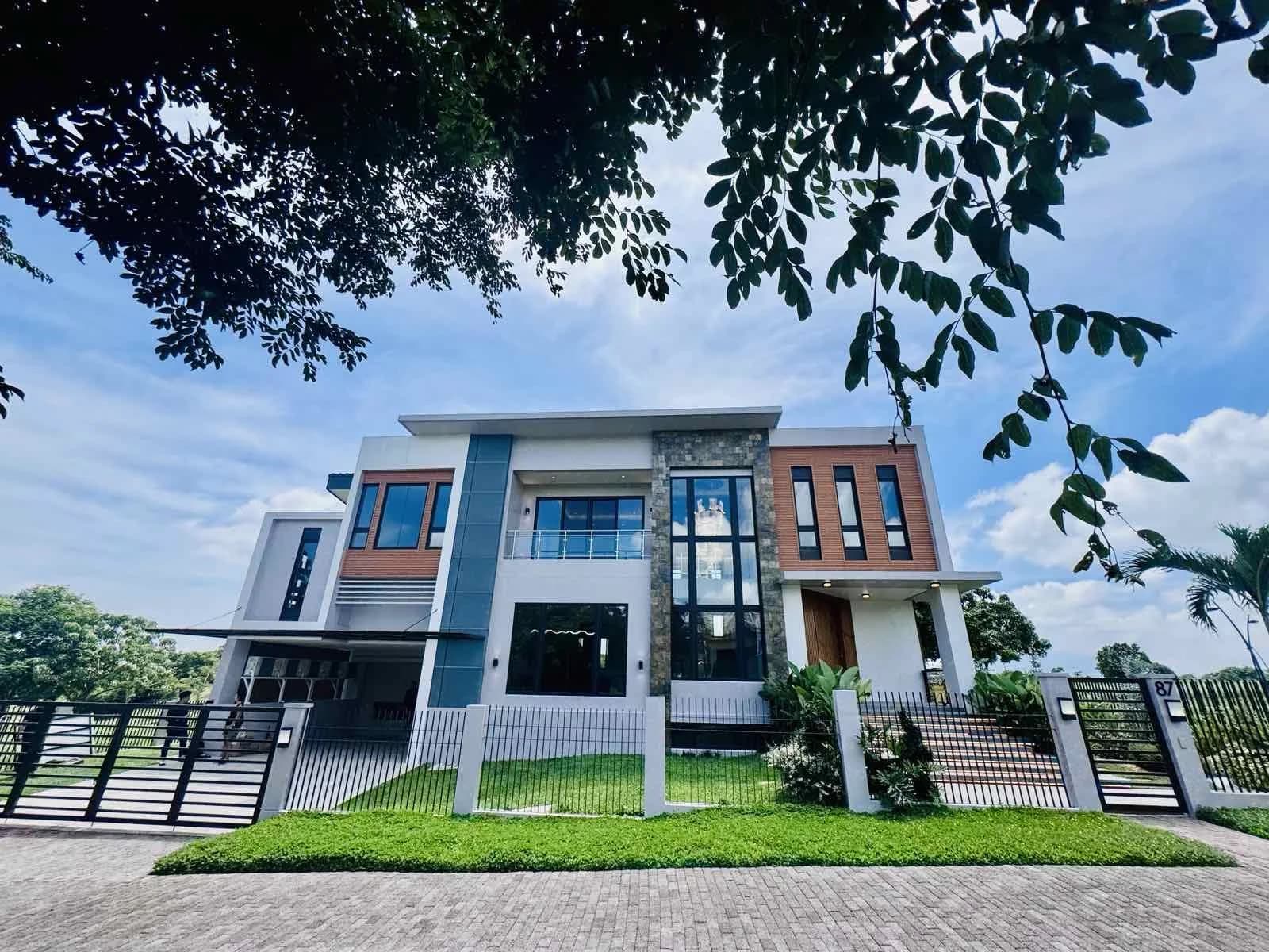 Riomonte Nuvali | 8BR 730sqm House & Lot for Sale in Laguna
