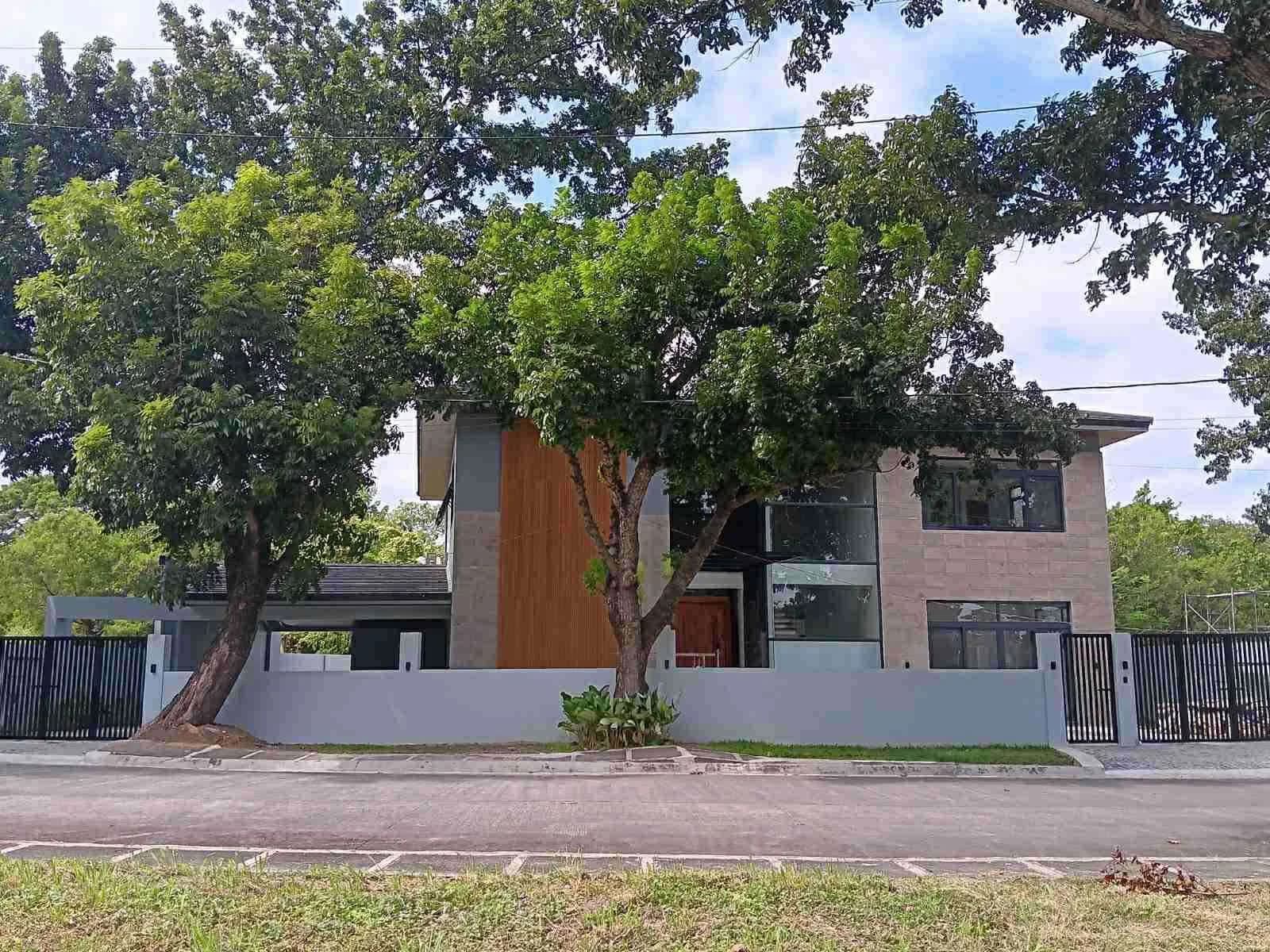 Manila Southwoods Estate Carmona Cavite | 5BR 565sqm House & Lot for Sale in Cavite
