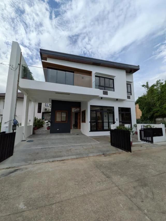 Filinvest East, Tropics 2 | 6BR 280sqm Condo for Sale in Rizal