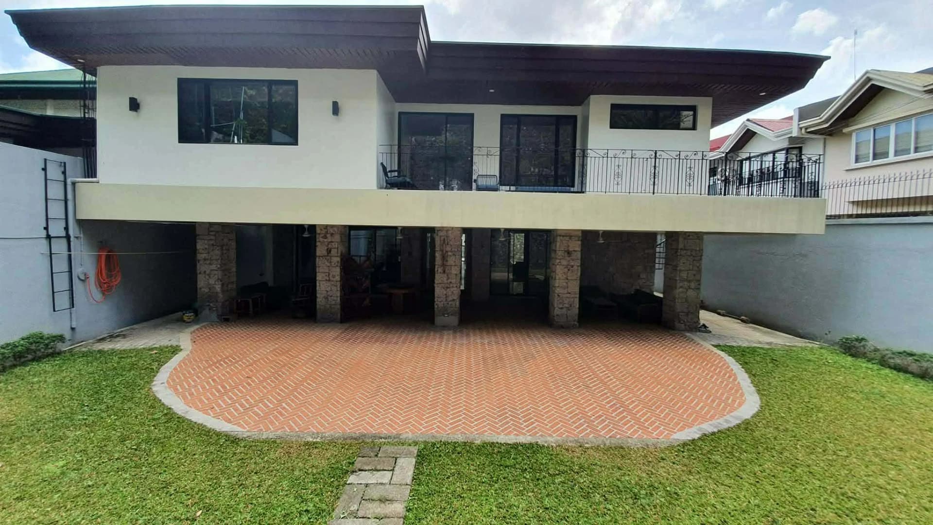 Cinco Hermanos | 5BR 800sqm House & Lot for Sale in Quezon City