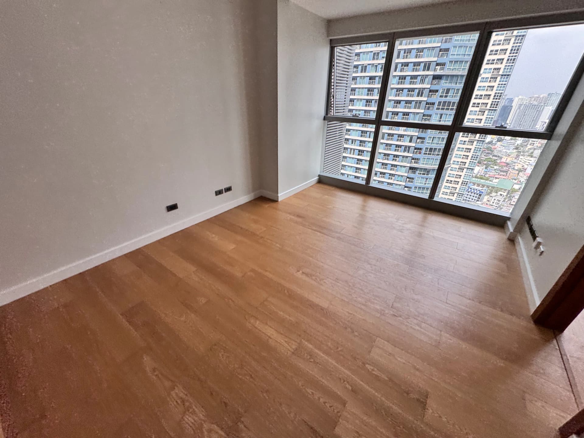 The Seasons Residences | 1BR 46sqm Condo for Sale in Taguig City - Bgc