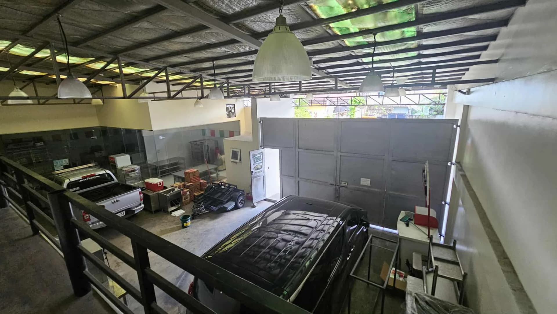 Mercedes Exec. Village | 400sqm Warehouse for Sale in Pasig City