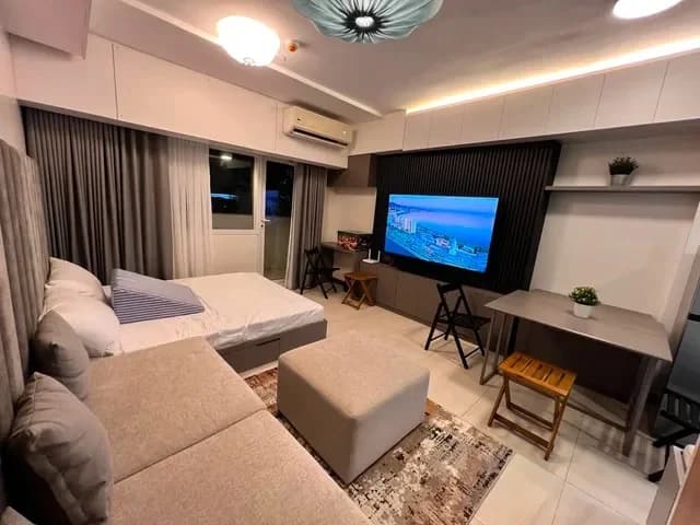 The Royalton At Capitol Commons | Studio 40sqm Condo for Sale in Pasig City