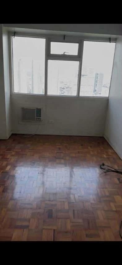 Robinson Land | 1BR 37sqm Condo for Sale in Taguig City - Bgc