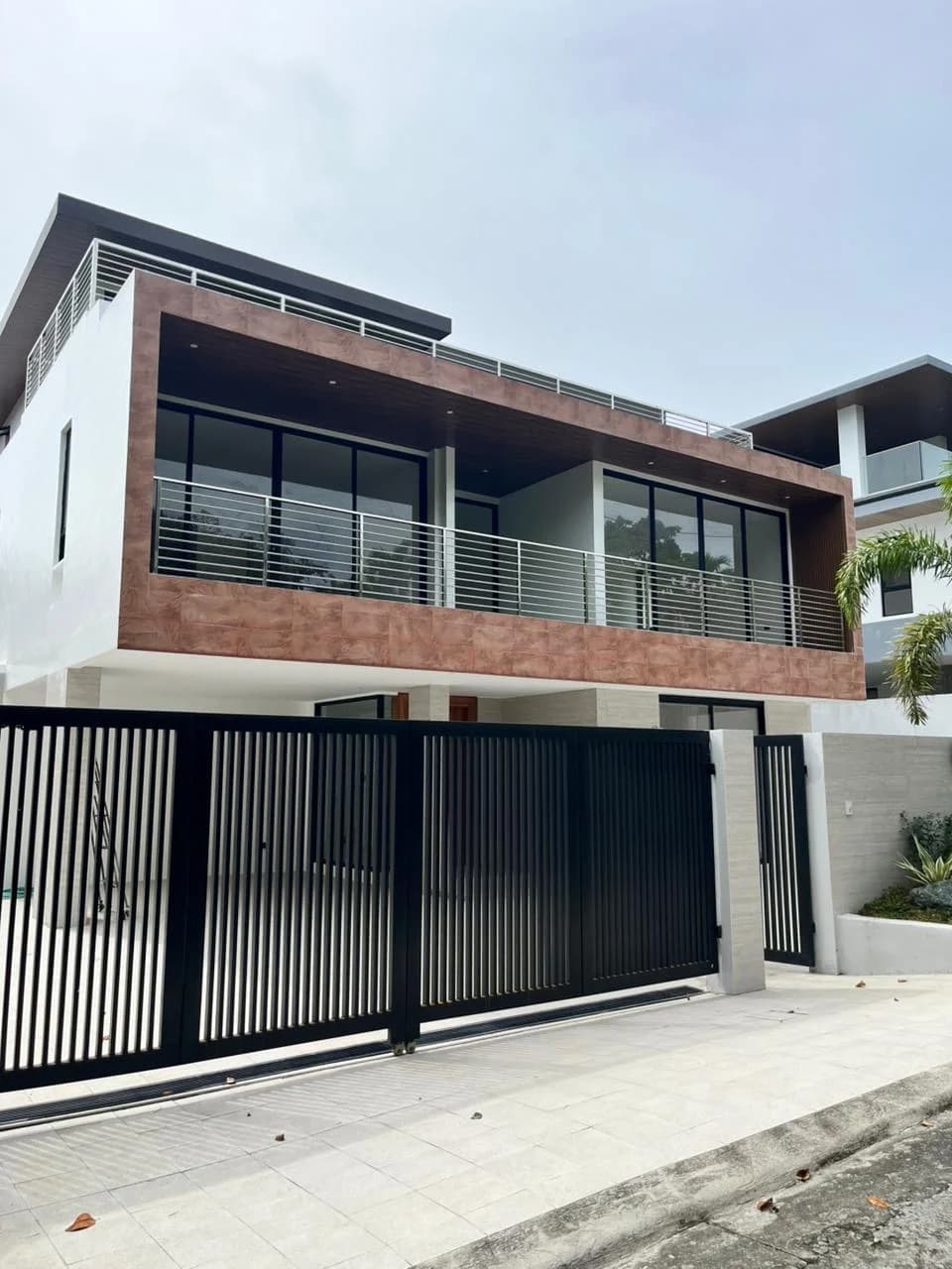 Ayala Alabang Village | 8BR 930sqm House & Lot for Sale in Muntinlupa City