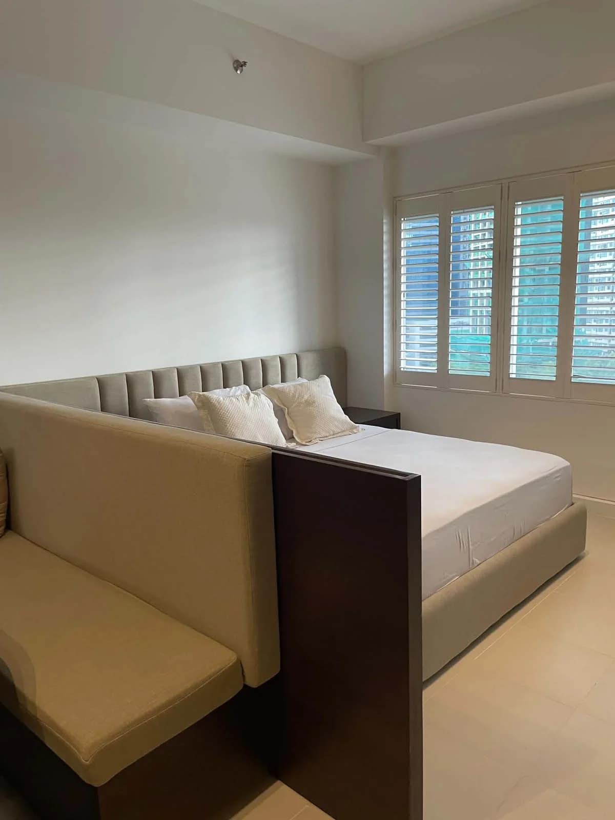 Fairways Tower | Studio 40sqm Condo for Sale in Taguig City - Bgc