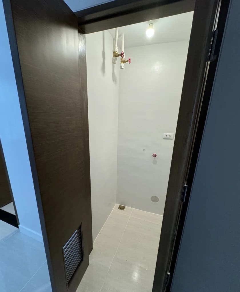 Citadines Benavidez | Studio 36sqm Condo for Sale in Makati City
