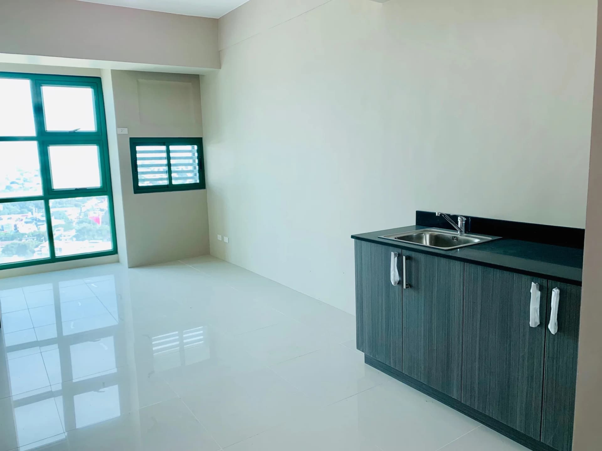 Symphony Towers | Studio 23sqm Condo for Sale in Quezon City