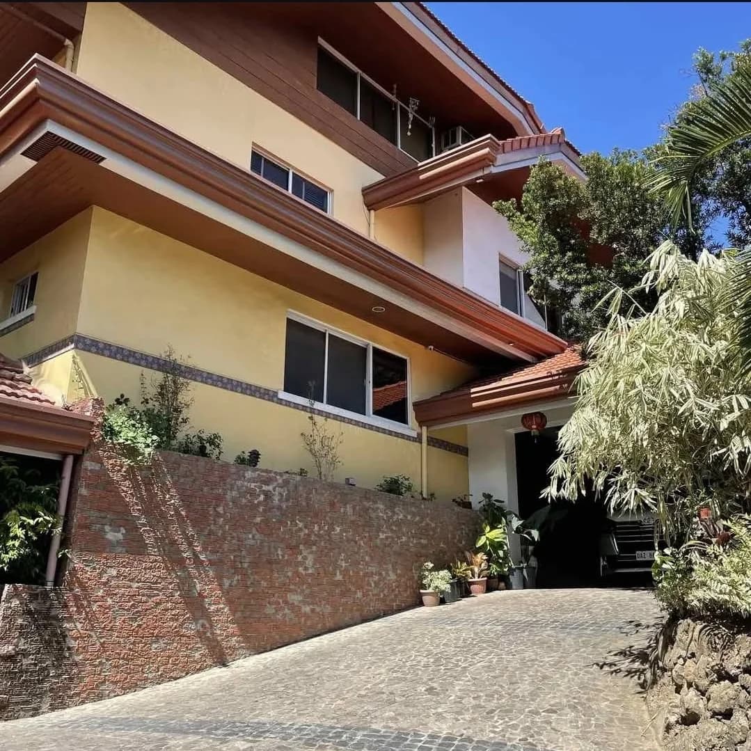 White Plains Village | 6BR 1200sqm House & Lot for Sale in Quezon City