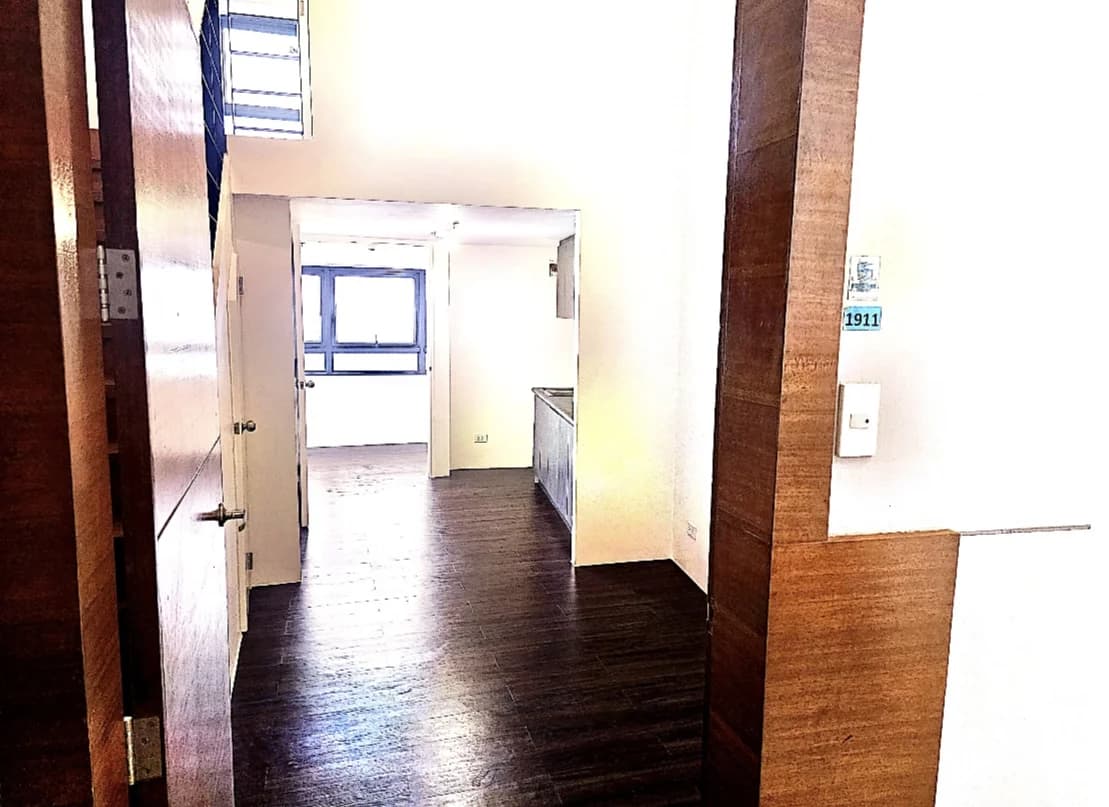 Skysuites Towers | 3BR 43sqm Condo for Sale in Quezon City