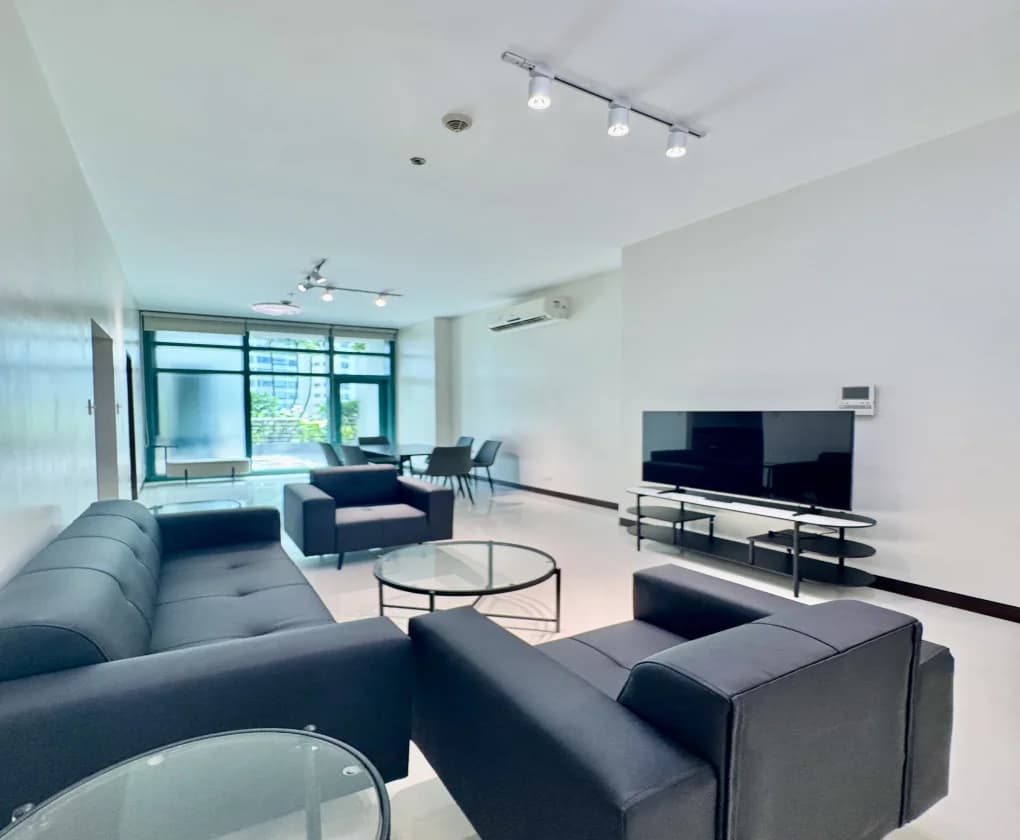 8 Forbes Town Road | 2BR 112sqm Condo for Sale in Taguig City - Bgc