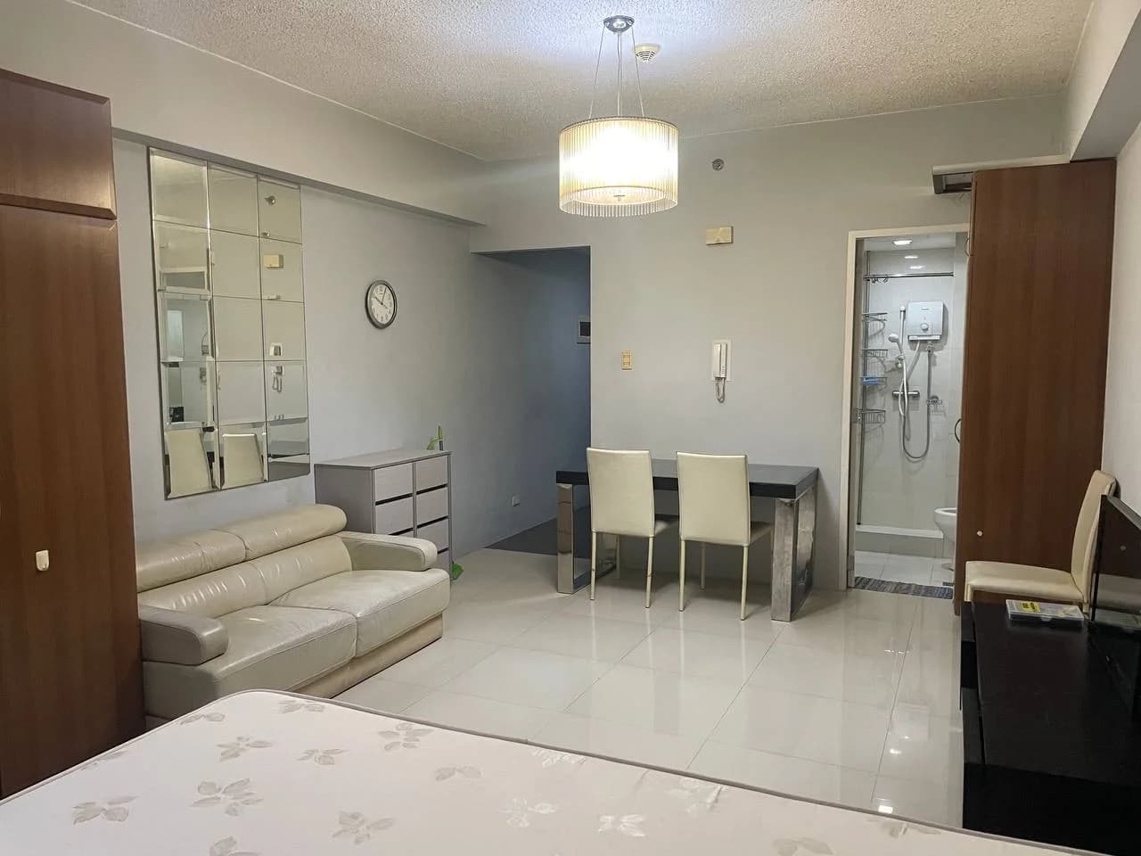 Greenbelt Chancellor | Studio 36sqm Condo for Sale in Makati City - Legazpi Village
