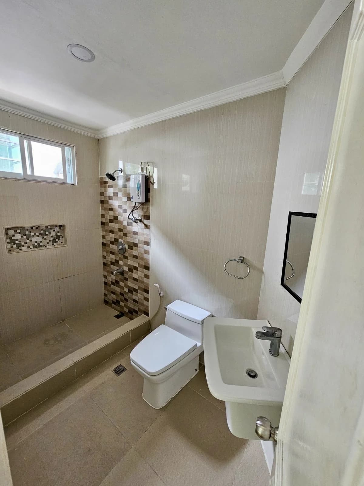 Hillsborough Alabang Village | 5BR 450sqm House & Lot for Sale in Muntinlupa City