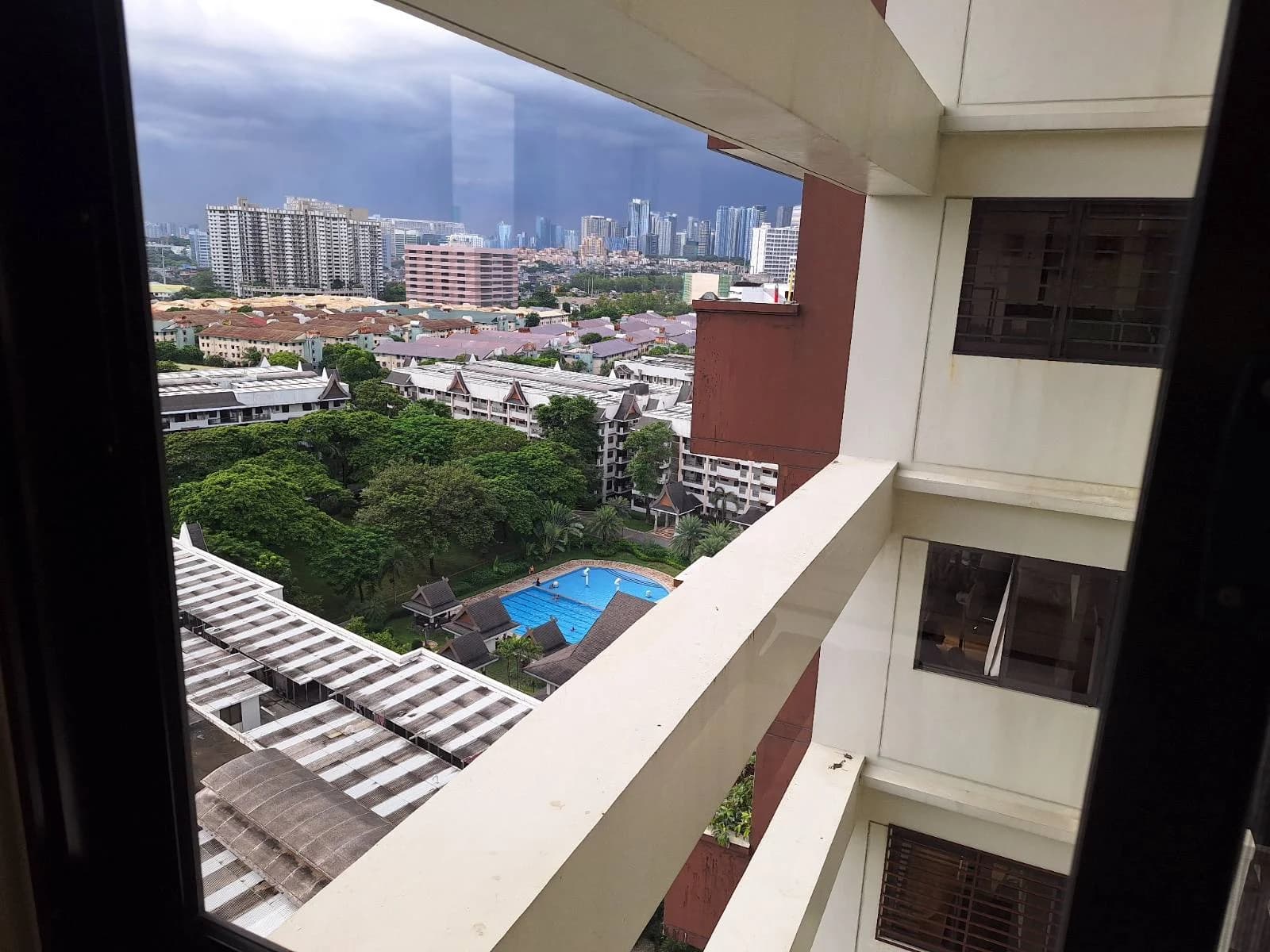 Royal Palm Residences, Acacia Estates | 3BR Condo for Sale in Taguig City - Acacia