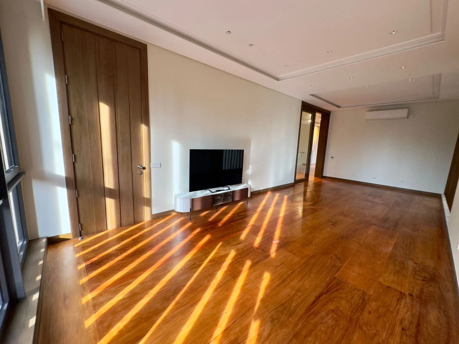 Dasmariñas, Makati | 5BR 1188sqm House & Lot for Rent in Makati City