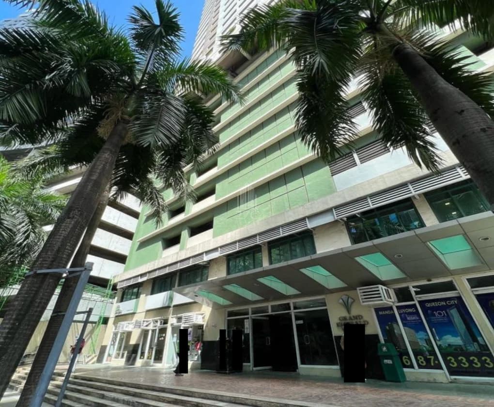 Grand Emerald Tower | Studio 31sqm Condo for Sale in Pasig City