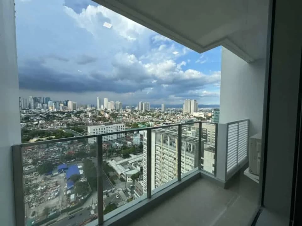 Uptown Arts | Studio 41sqm Condo for Sale in Taguig City - Bgc