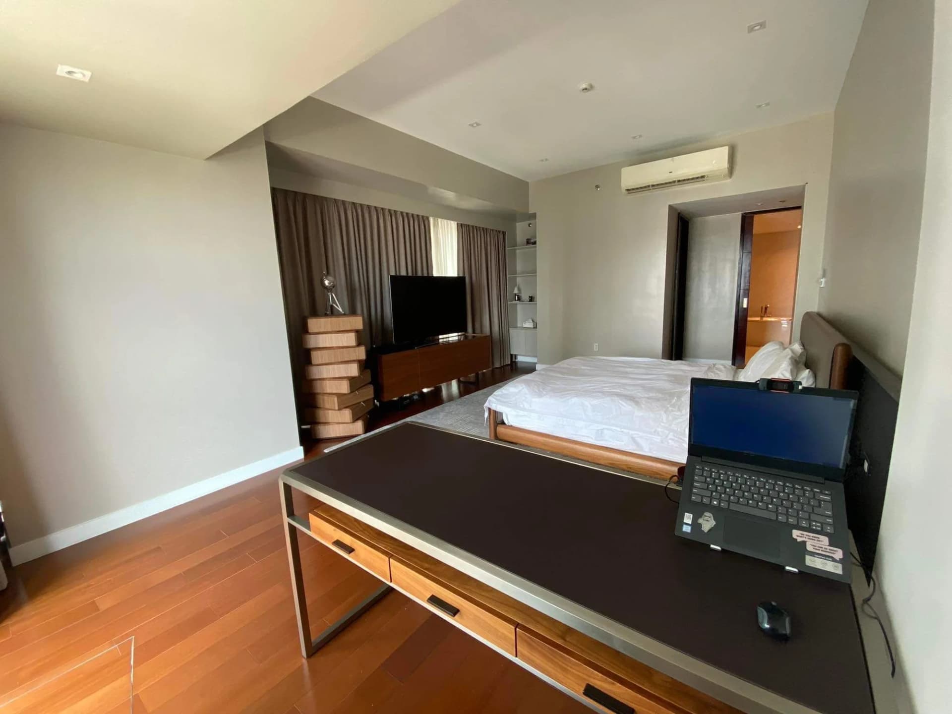 Grand Hyatt | 3BR 300sqm Condo for Sale in Taguig City - Bgc