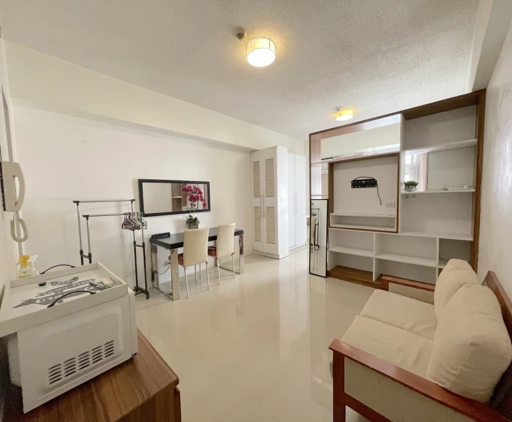 Greenbelt Chancellor | Studio 36sqm Condo for Sale in Makati City - Legazpi Village