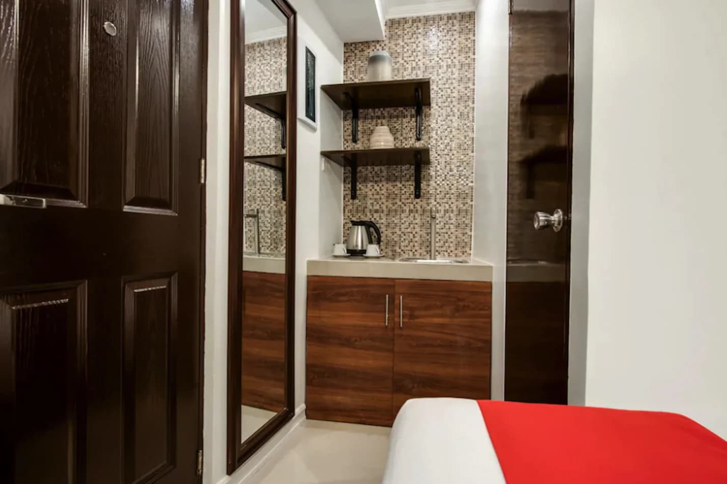 Nest Nano Suites | Studio 14sqm Condo for Sale in Makati City