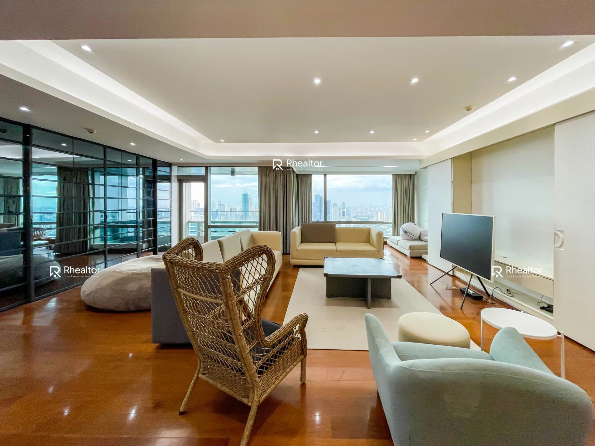 Horizon Homes | 3BR 316sqm Condo for Sale in Taguig City - Bgc
