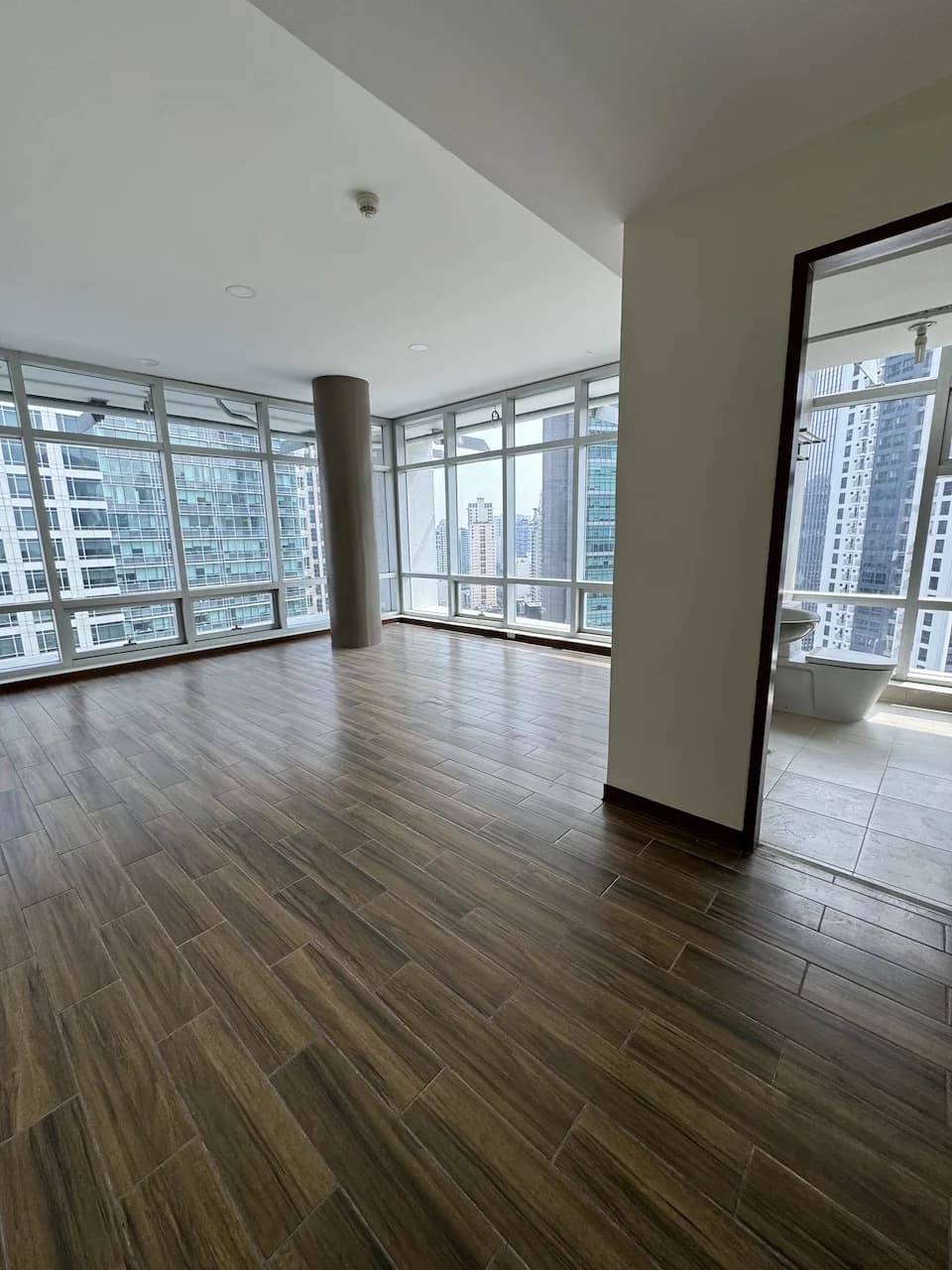 The Stratosphere | 3BR 222sqm Condo for Sale in Makati City