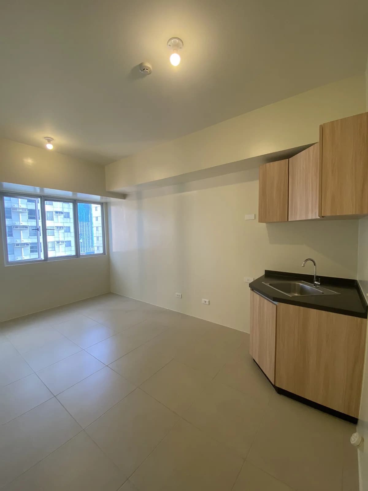 Avida Towers Sola | Studio 22sqm Condo for Sale in Quezon City