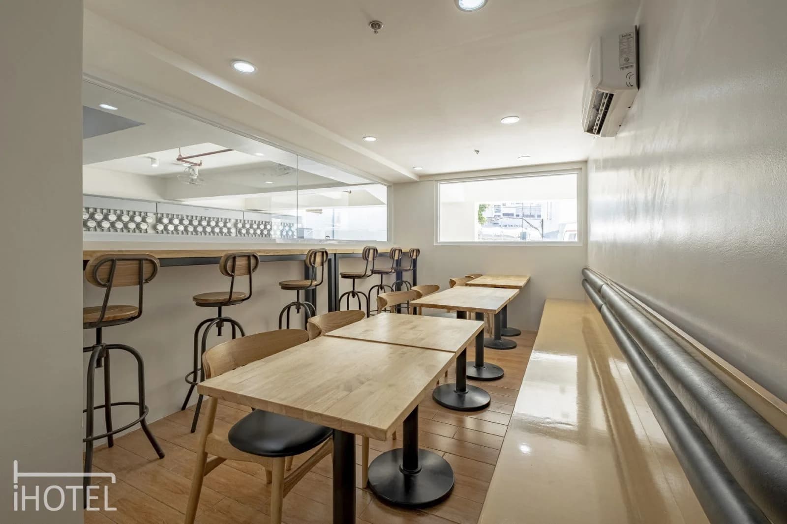 Ihotel | Studio 3560sqm Hotel for Sale in Makati City