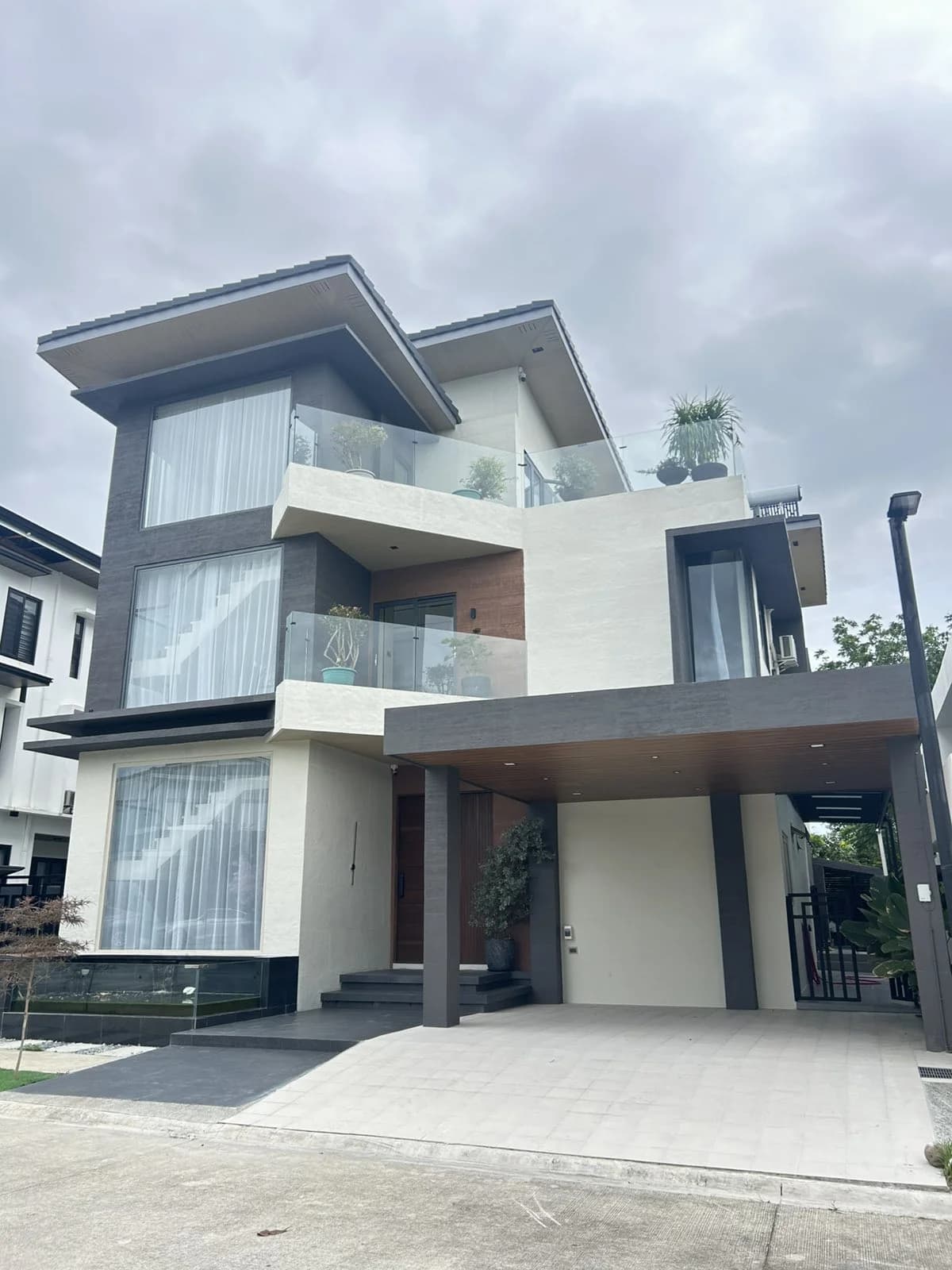 Tokyo Mansions | 5BR 600sqm House & Lot for Sale in Cavite