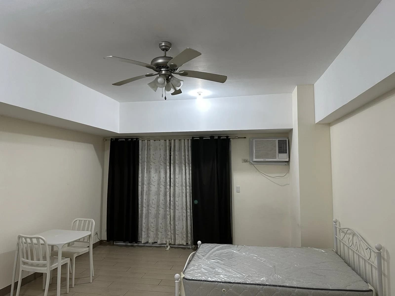 Venice Luxury Residences | Studio 40sqm Condo for Sale in Taguig City - Mckinley