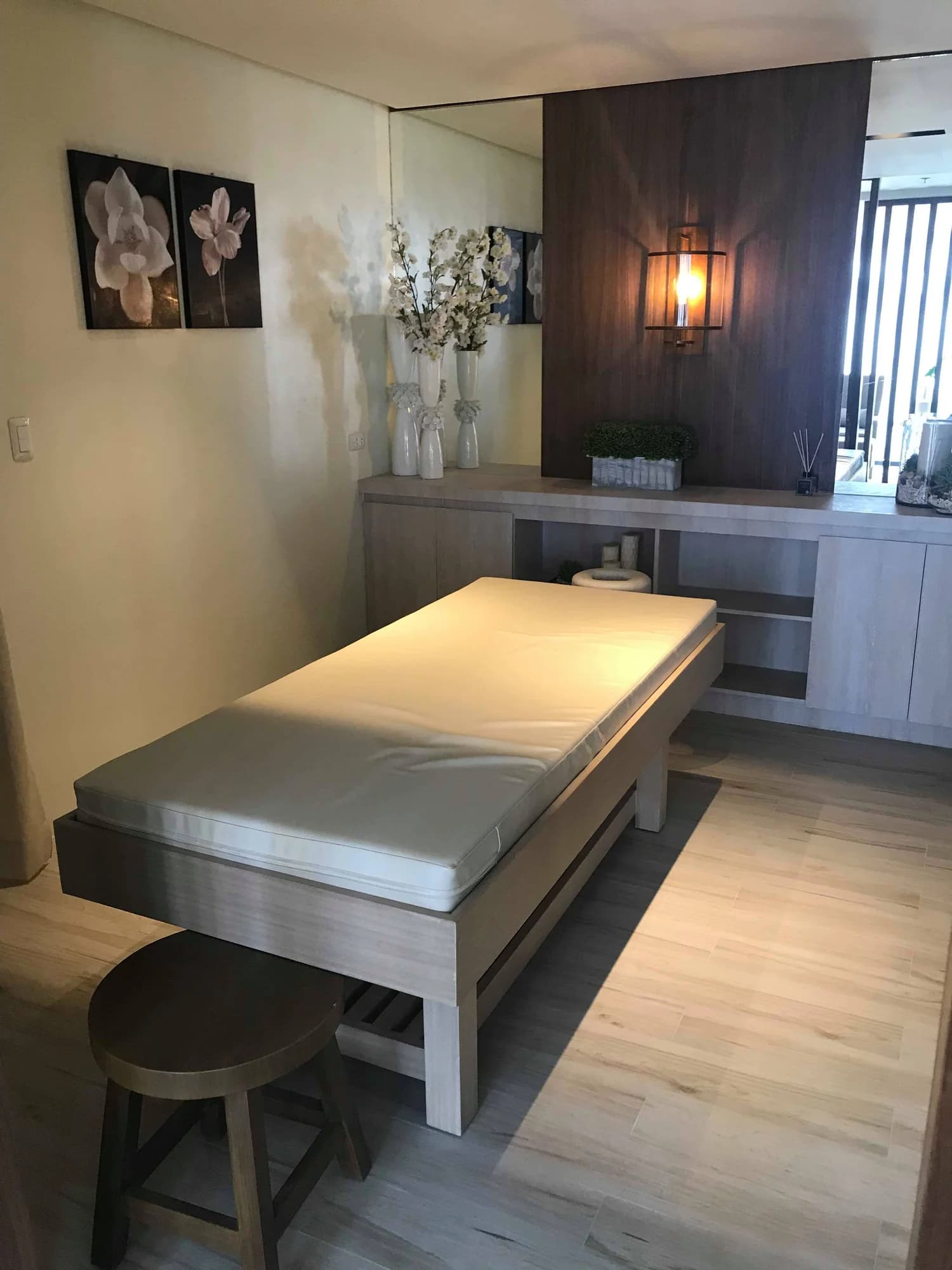 Salcedo Skysuites | 1BR 66sqm Condo for Sale in Makati City - Salcedo Village