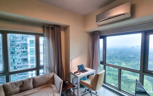 Forbeswood Parklane 1BR Condo For Sale in BGC | High Floor Unit with Parking ₱8.5M